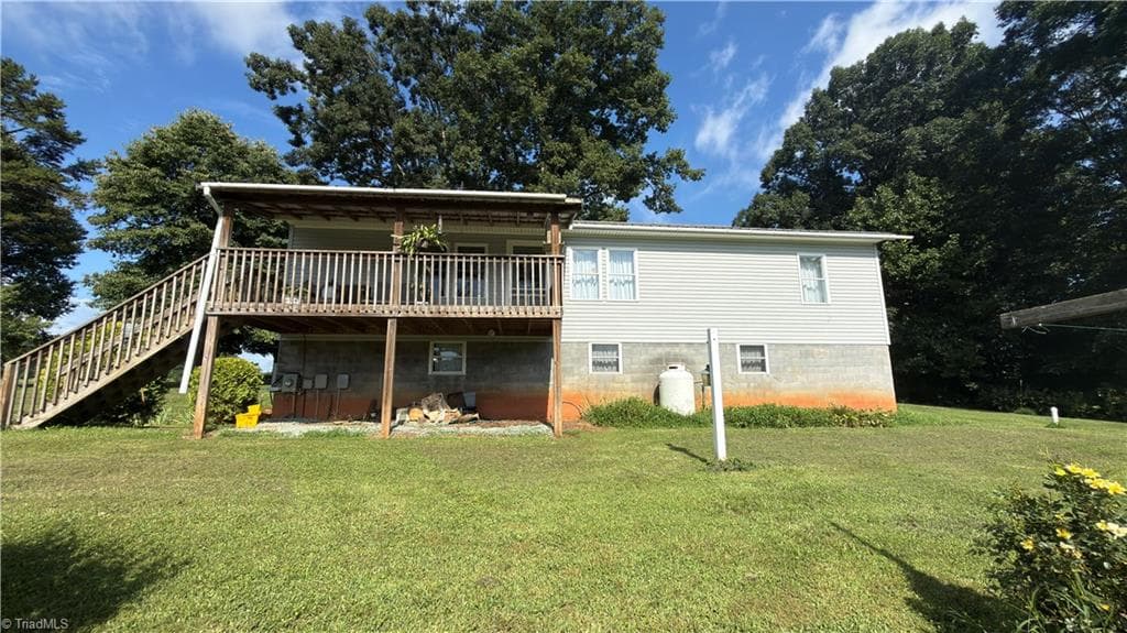 6711 Windsor Road, Hamptonville NC 27020