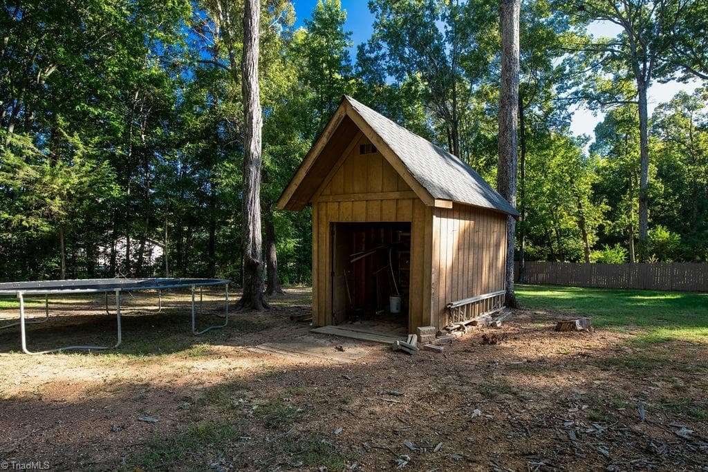 Stick/Site Built at 27 Hickory Trail, Thomasville NC 27360, Thomasville, photo 16 of 20