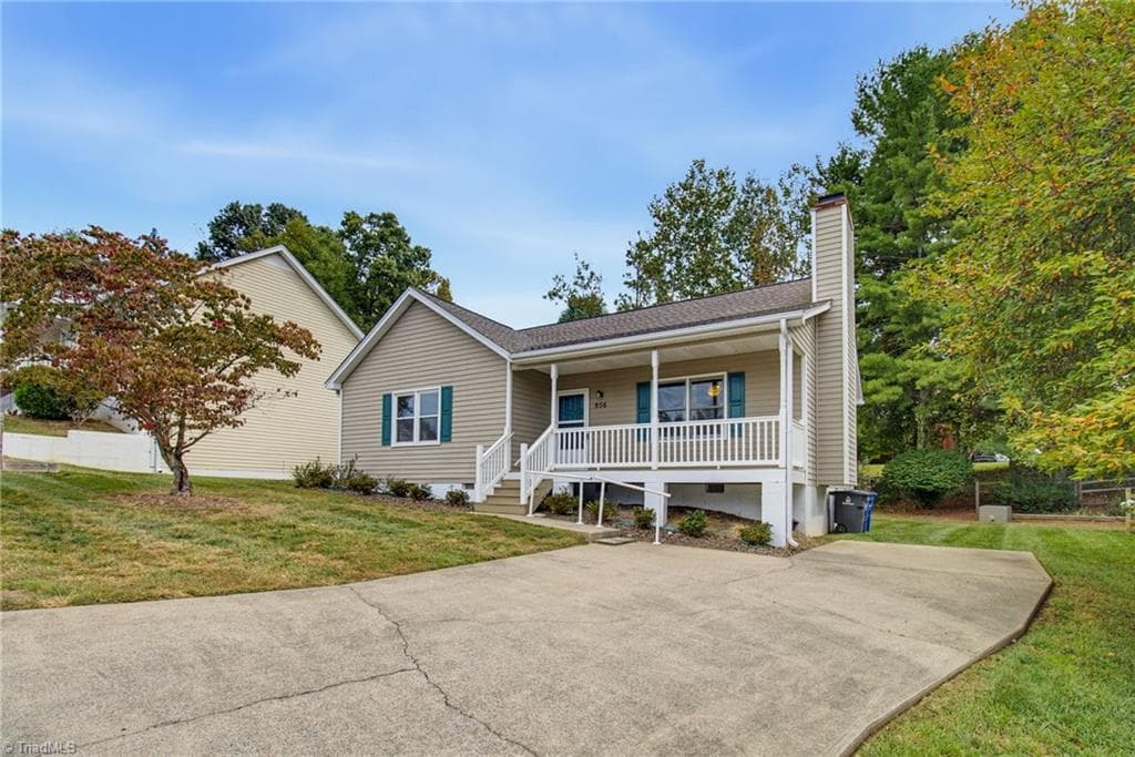 Stick/Site Built at 956 Heatherstone Drive, Winston-Salem NC 27104, Winston-Salem, photo 5 of 56