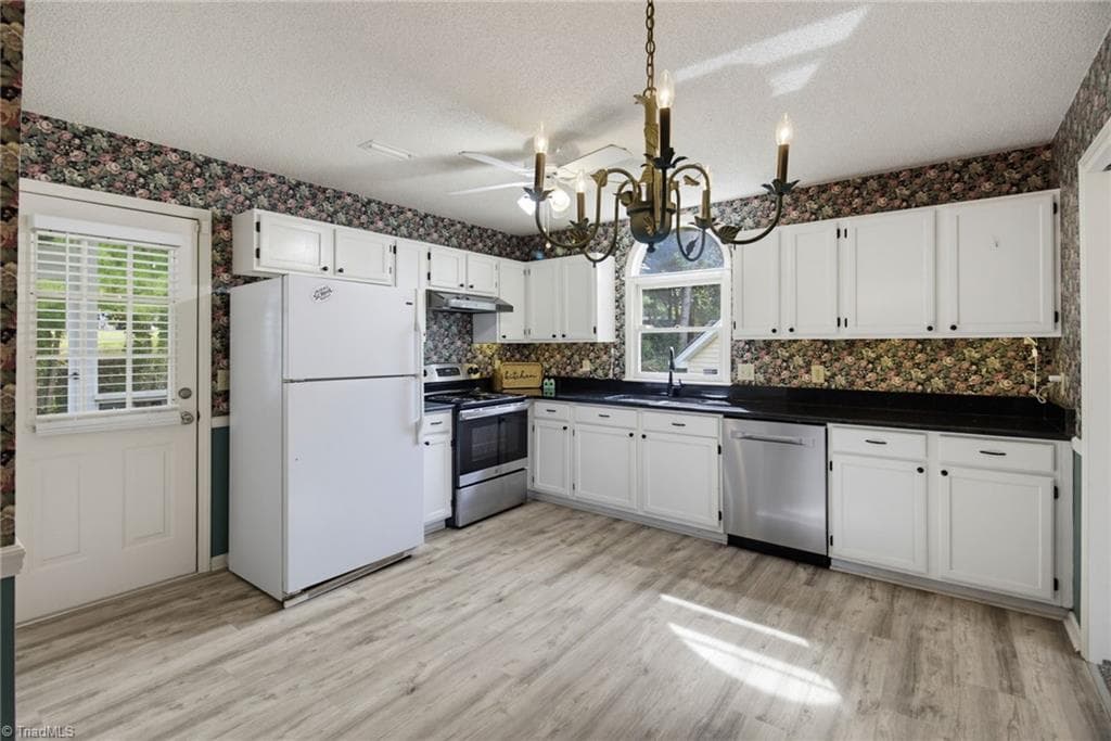 Stick/Site Built at 956 Heatherstone Drive, Winston-Salem NC 27104, Winston-Salem, photo 19 of 56