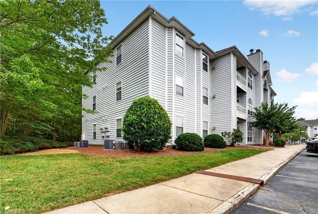 Stick/Site Built at 3642 Morris Farm Drive # 2B, Greensboro NC 27409, Greensboro, photo 5 of 76