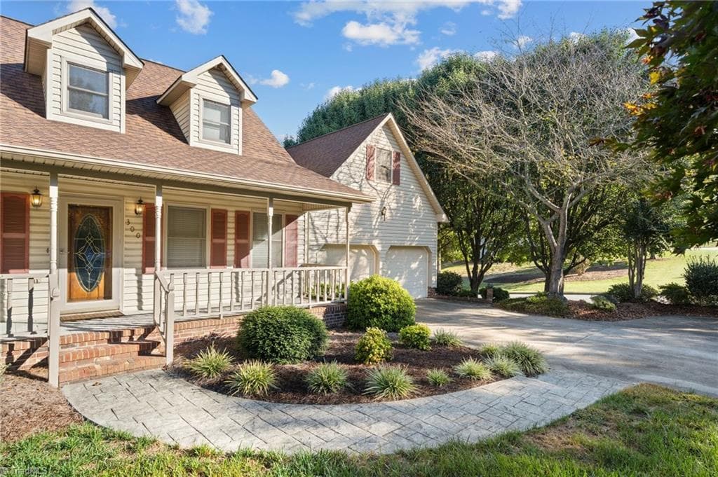 Stick/Site Built at 300 Daniel Paul Drive, Archdale NC 27263, Archdale, photo 9 of 82