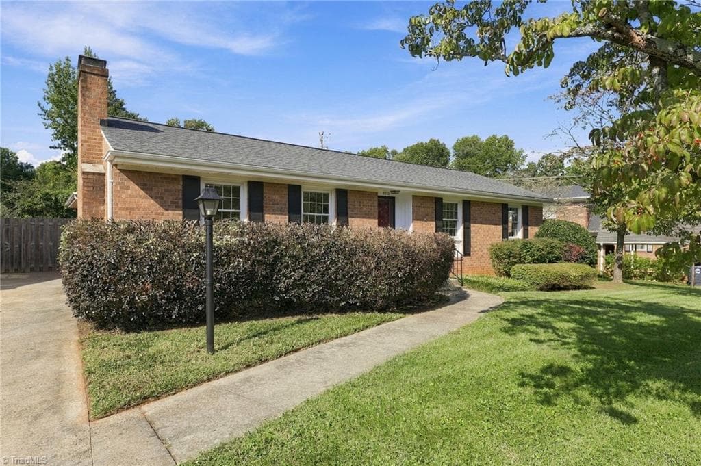 Stick/Site Built at 2502 Fairway Drive, Greensboro NC 27408, Greensboro, photo 5 of 78