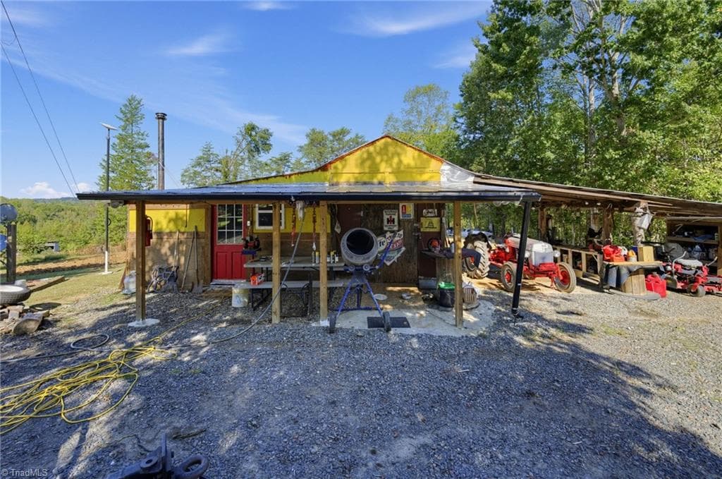 Manufactured Home at 1158 Rockingham Lake Road, Reidsville NC 27320, Reidsville, photo 11 of 58