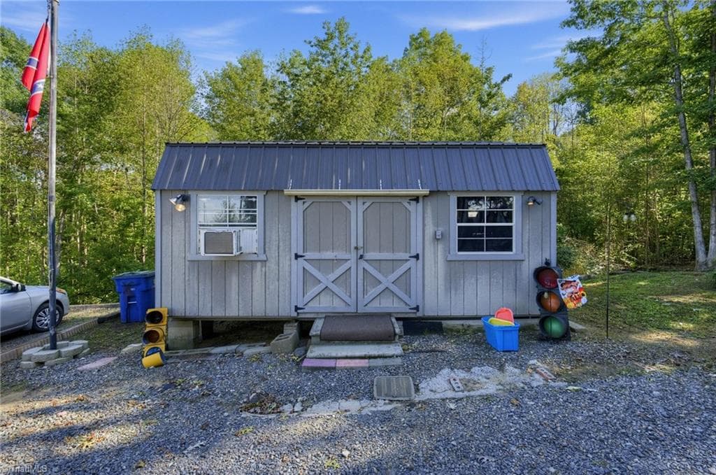Manufactured Home at 1158 Rockingham Lake Road, Reidsville NC 27320, Reidsville, photo 13 of 58