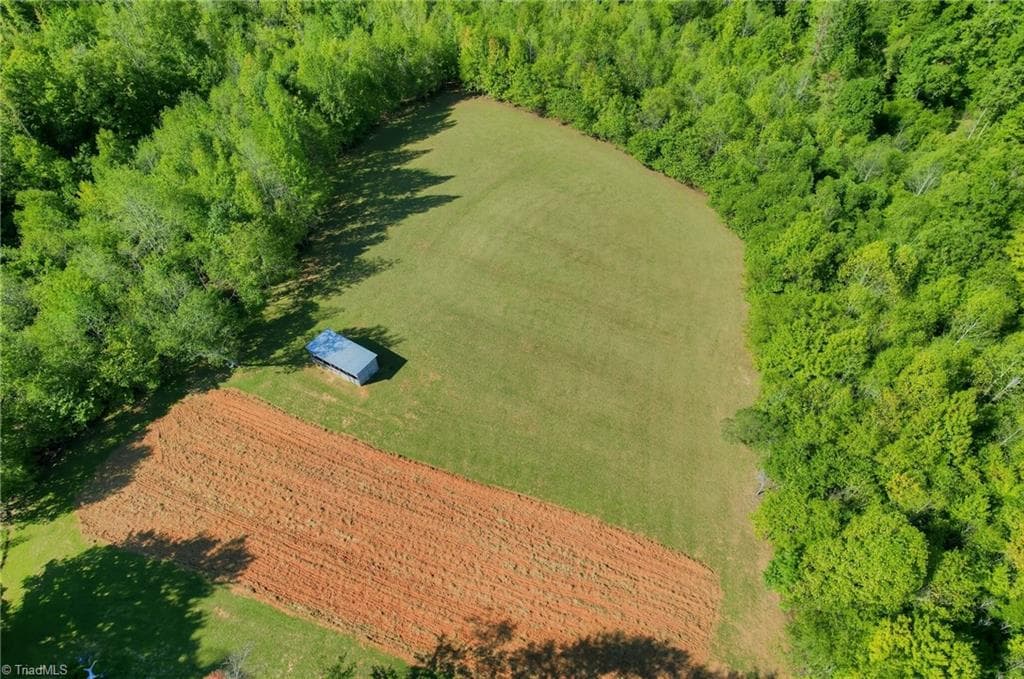Manufactured Home at 1158 Rockingham Lake Road, Reidsville NC 27320, Reidsville, photo 29 of 58