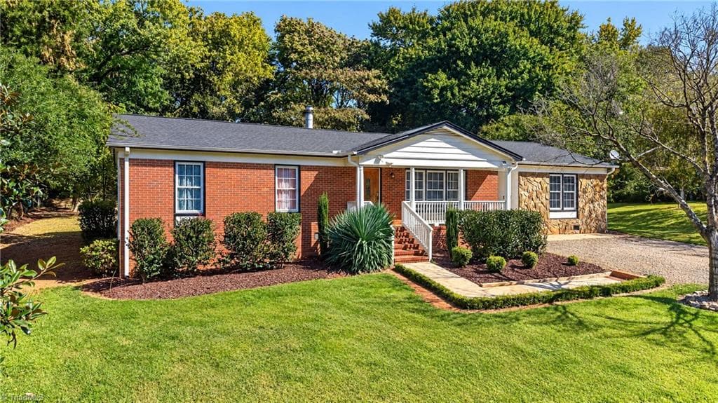 1802 N Chatham Avenue, Siler City NC 27344