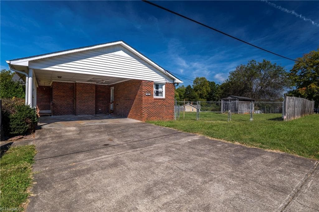 Stick/Site Built at 5131 Old Rural Hall Road, Winston-Salem NC 27105, Winston-Salem, photo 7 of 60