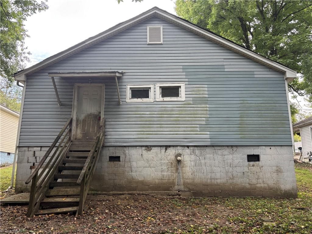 Stick/Site Built at 1711 Edmondson Place, High Point NC 27260, High Point, photo 7 of 26