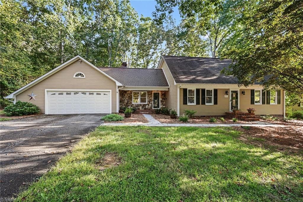 205 Beechwood Drive, Mocksville NC 27028