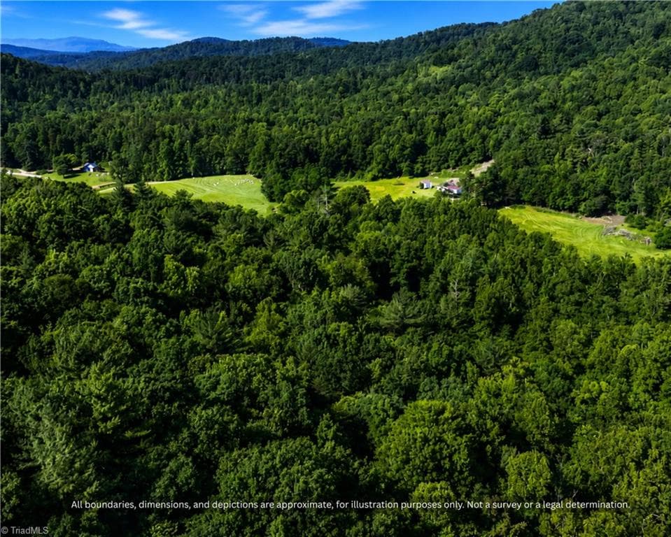 Country setting with nearby pasture and wooded hills, about 20 minutes from Taylorsville - 99999 Boone Gap Lane, Taylorsville NC 28681, Taylorsville