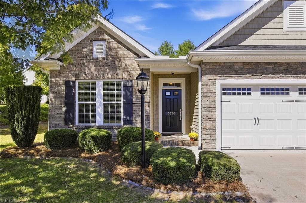 5795 Knoll Court, Lewisville NC 27023