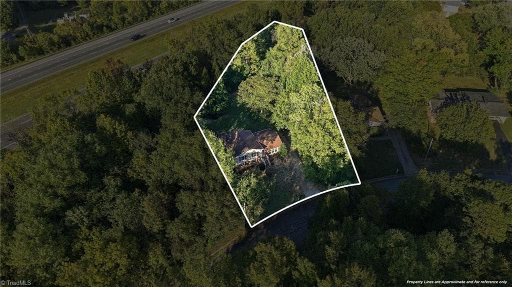 Stick/Site Built at 3701 Rolling Road, High Point NC 27265, High Point, photo 2 of 50