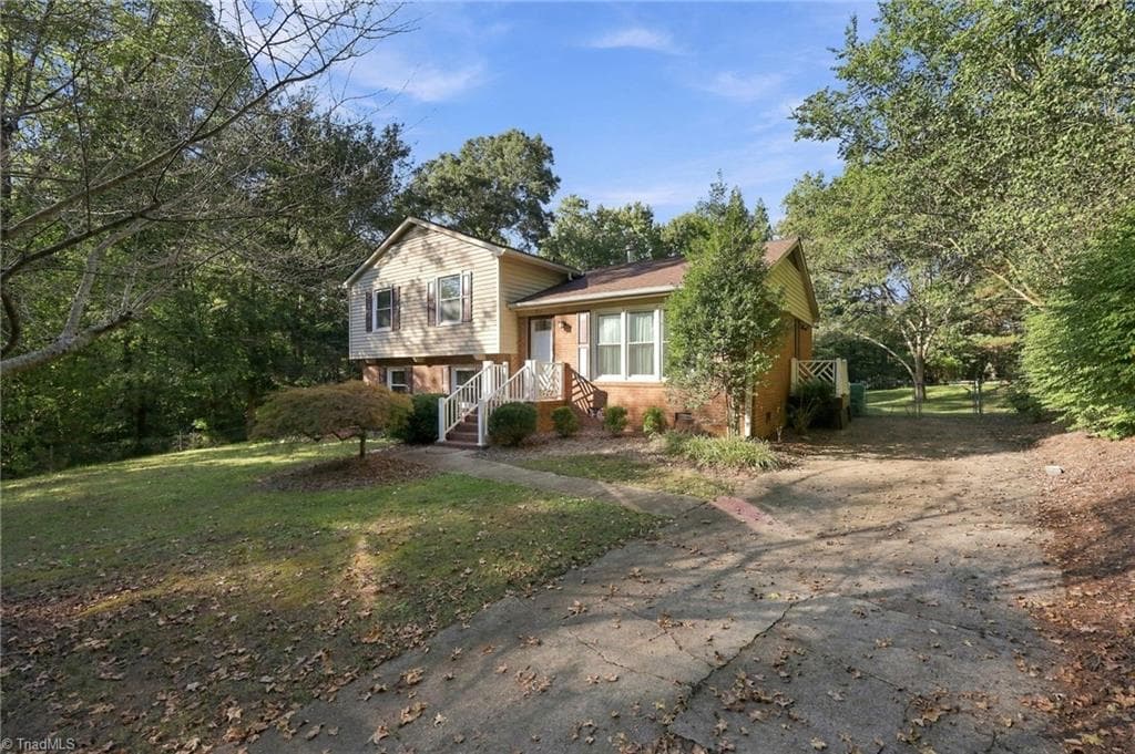 Stick/Site Built at 3701 Rolling Road, High Point NC 27265, High Point, photo 14 of 50