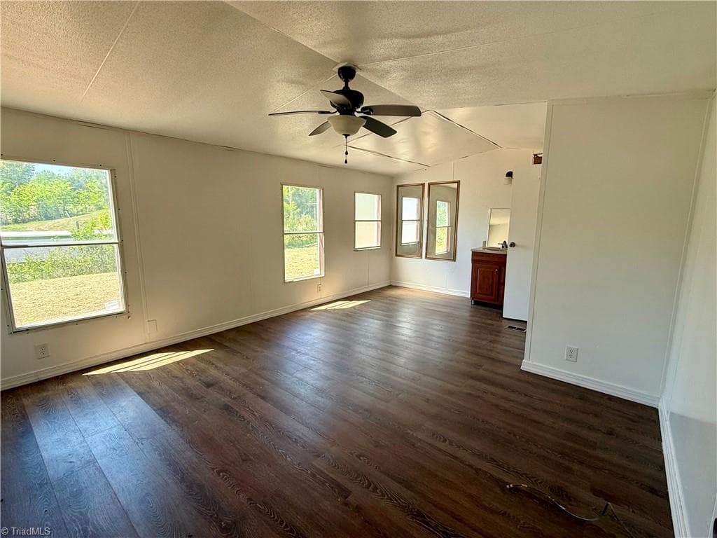 Manufactured Home at 2738 Old Mountain Road, Trinity NC 27370, Trinity, photo 13 of 32