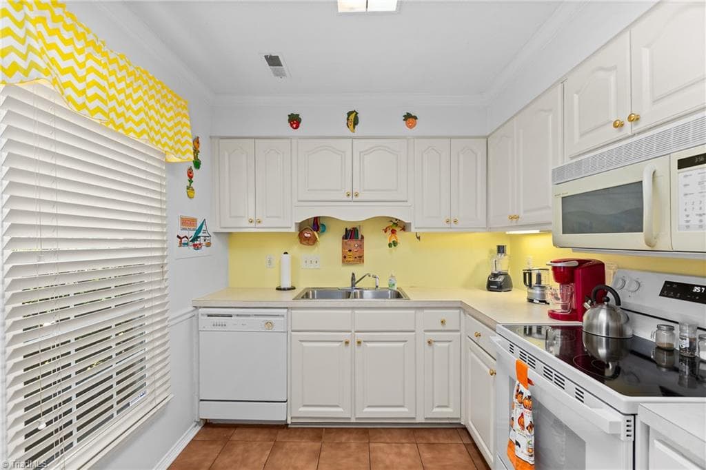 Stick/Site Built at 2701 Saint Johns Place, Winston-Salem NC 27106, Winston-Salem, photo 17 of 52