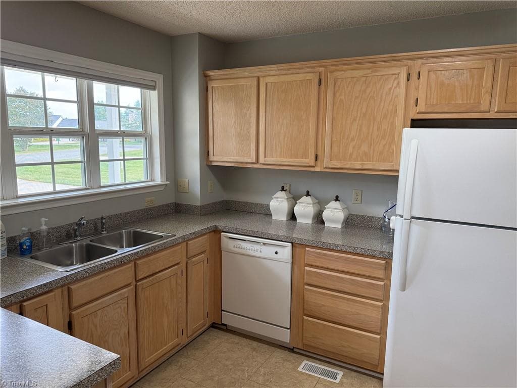 Stick/Site Built at 1503 Manora Court, High Point NC 27265, High Point, photo 15 of 62