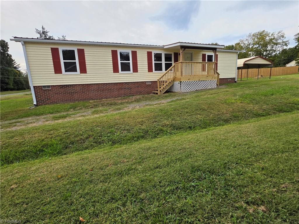 165 Underpass Road, Advance NC 27006