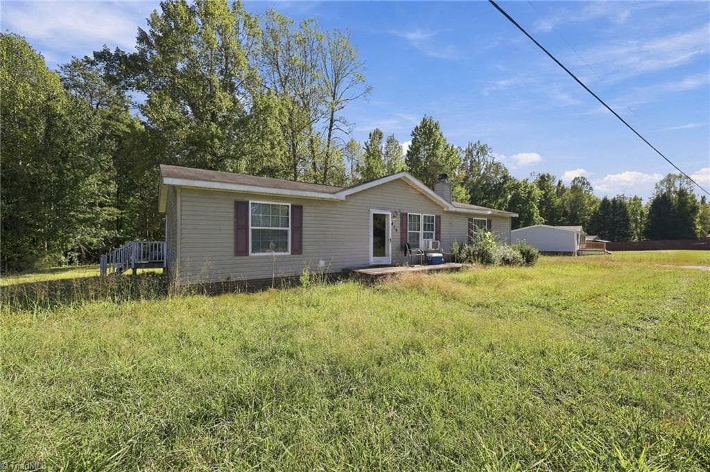 Manufactured Home at 415 Talley Road, Reidsville NC 27320, Reidsville, photo 17 of 62