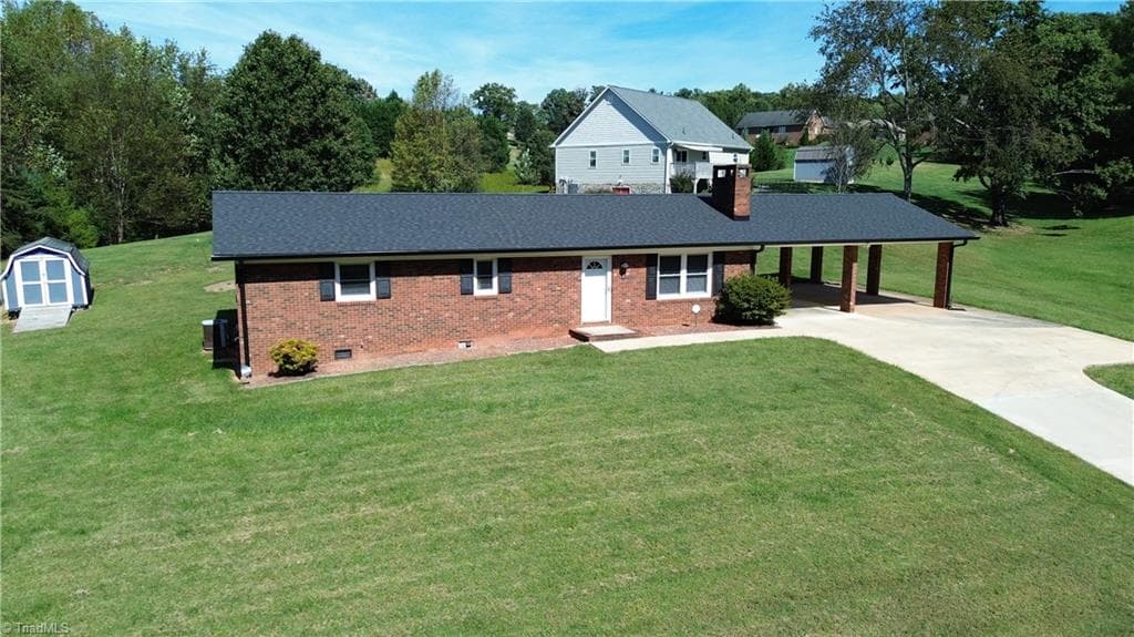 Stick/Site Built at 418 Cloverdale Lane, Wilkesboro NC 28697, Wilkesboro, photo 3 of 62