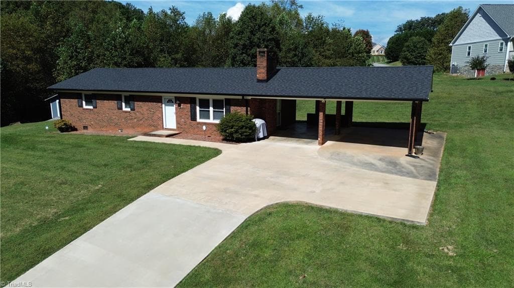 Stick/Site Built at 418 Cloverdale Lane, Wilkesboro NC 28697, Wilkesboro, photo 5 of 62