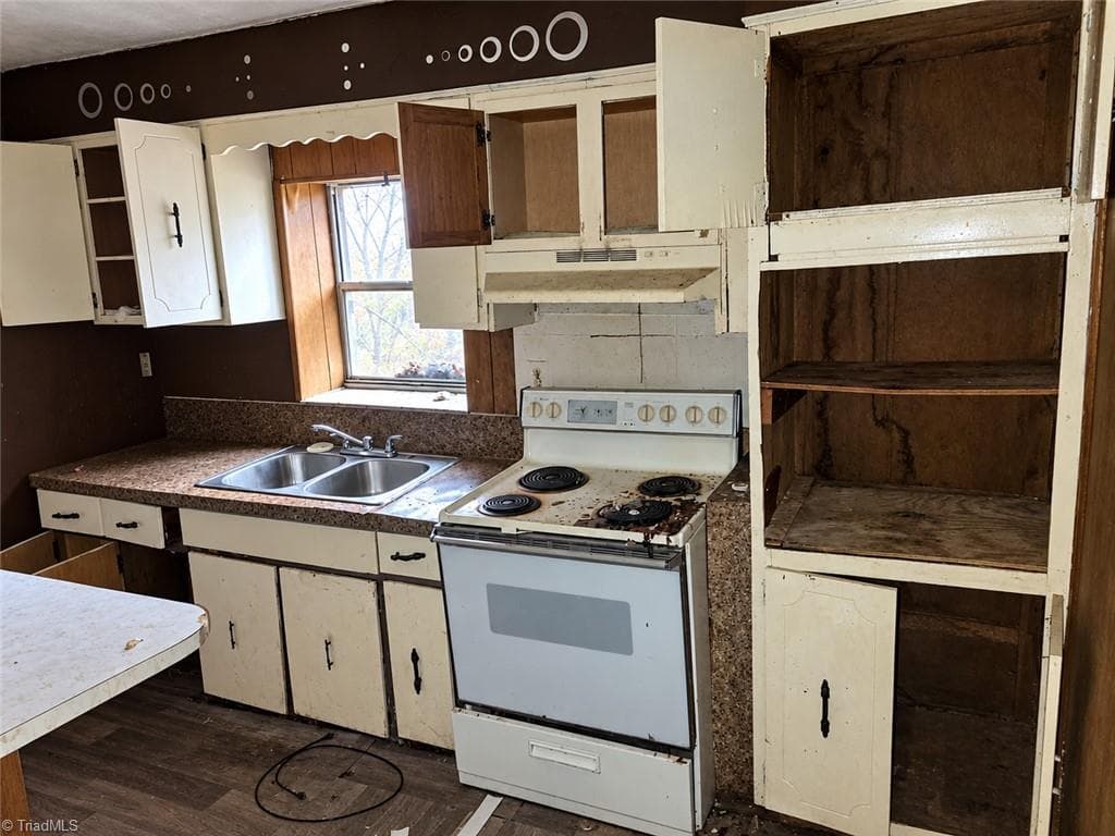 Stick/Site Built at 217 S Grove Avenue, Rockingham NC 28379, Rockingham, photo 15 of 18