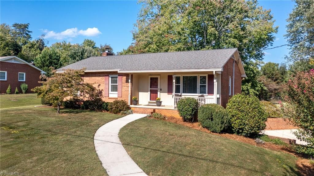 7541 Pine Trails Road, Pfafftown NC 27040