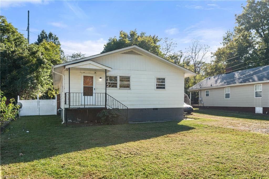 Duplex at 1610 Brockett Avenue, High Point NC 27260, High Point, photo 3 of 52