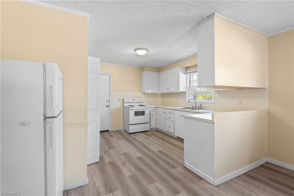 Duplex at 1610 Brockett Avenue, High Point NC 27260, High Point, photo 19 of 52