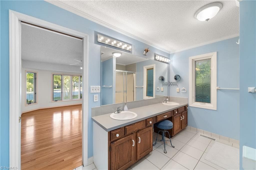 Stick/Site Built at 500 Ridgehaven Circle, Winston-Salem NC 27104, Winston-Salem, photo 21 of 42