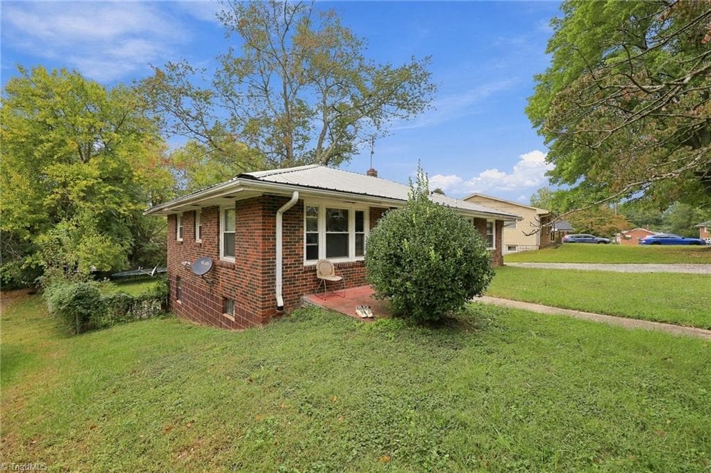 Stick/Site Built at 866 Rankin Street, Winston-Salem NC 27101, Winston-Salem, photo 5 of 40