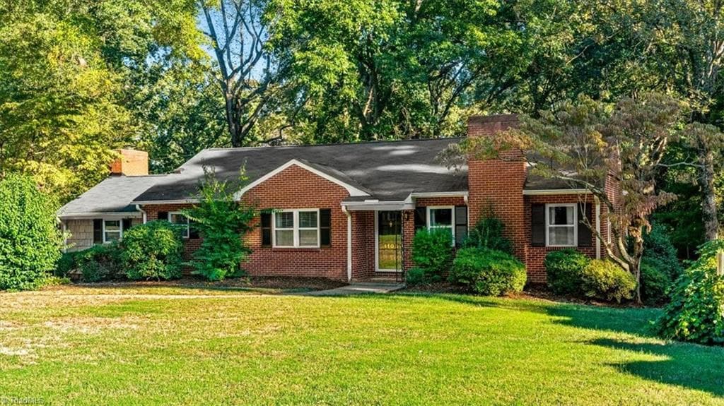 Stick/Site Built at 1103 N Peace Haven Road, Winston-Salem NC 27104, Winston-Salem, photo 3 of 68