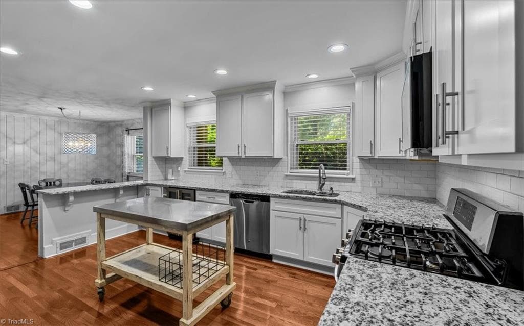 Stick/Site Built at 1103 N Peace Haven Road, Winston-Salem NC 27104, Winston-Salem, photo 25 of 68