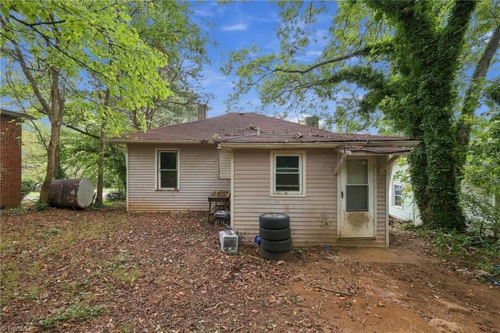 Stick/Site Built at 1404 Gholson Avenue, Winston-Salem NC 27107, Winston-Salem, photo 35 of 40
