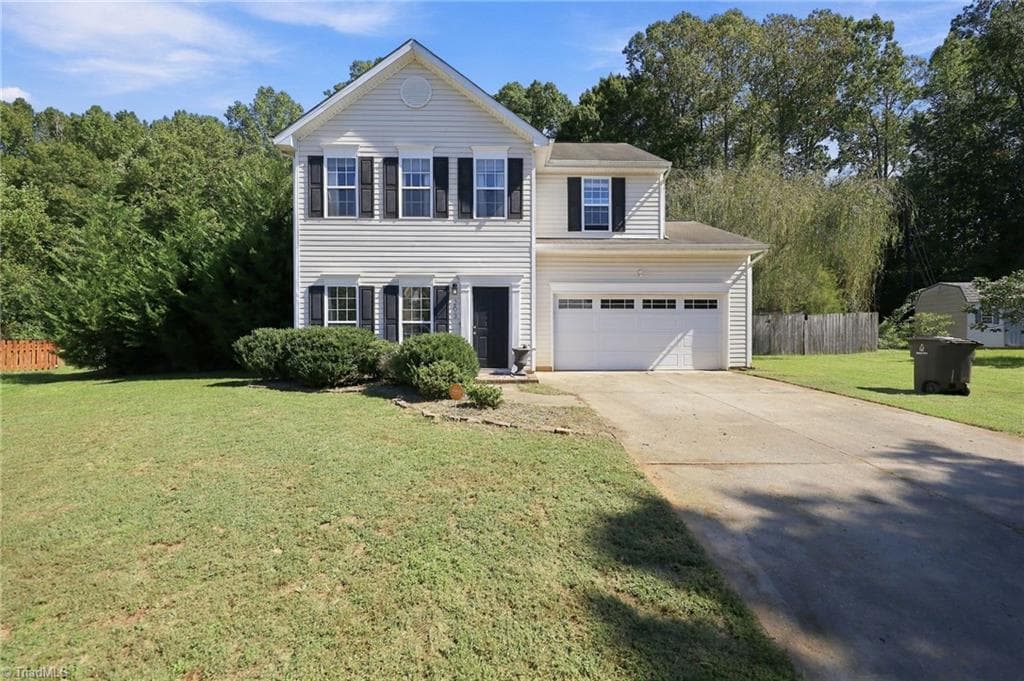 203 Crest Stone Court, Kernersville NC 27284