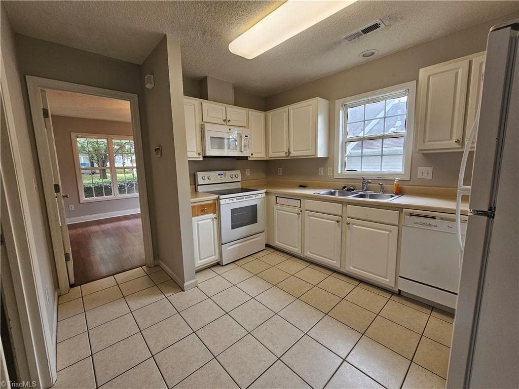 Stick/Site Built at 165 Cameron Way Circle, Winston-Salem NC 27103, Winston-Salem, photo 15 of 16