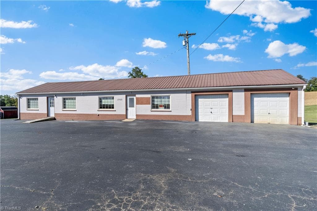 Stick/Site Built at 1760 Poplar Springs Road, Elkin NC 28621, Elkin, photo 3 of 64