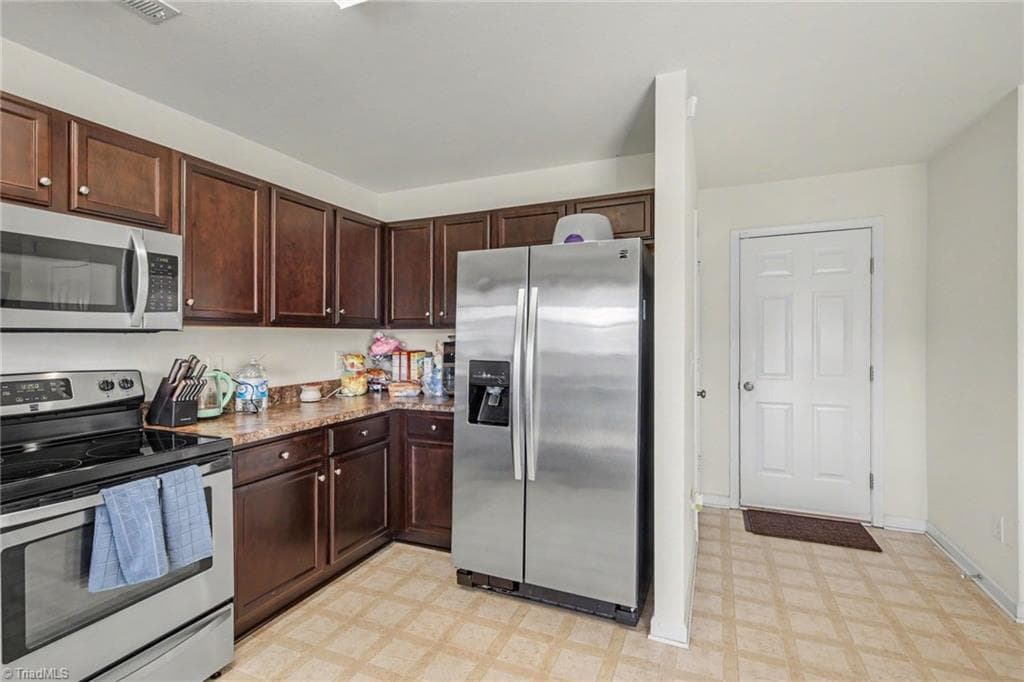 Stick/Site Built at 3996 Foliage Drive, Winston-Salem NC 27101, Winston-Salem, photo 16 of 28
