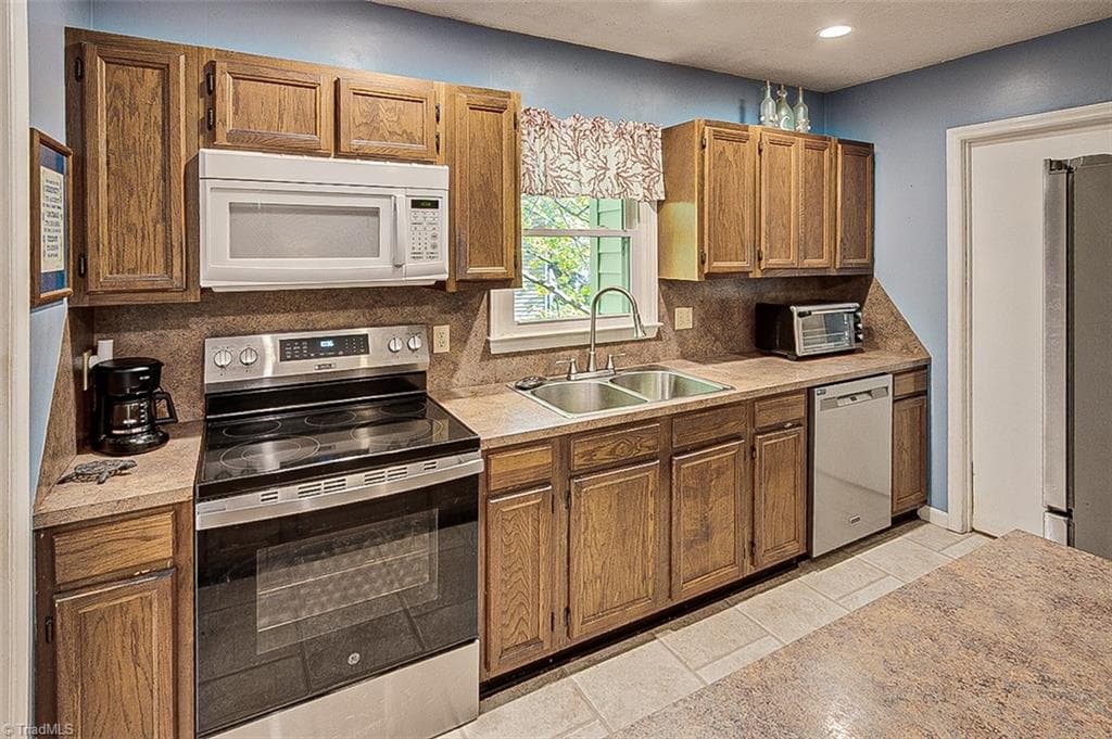 Stick/Site Built at 1050 Amity Road, Asheboro NC 27203, Asheboro, photo 9 of 49