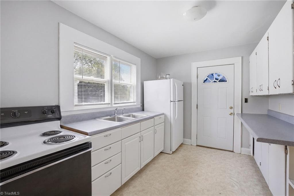 Stick/Site Built at 1112 Tipton Street, High Point NC 27262, High Point, photo 11 of 25