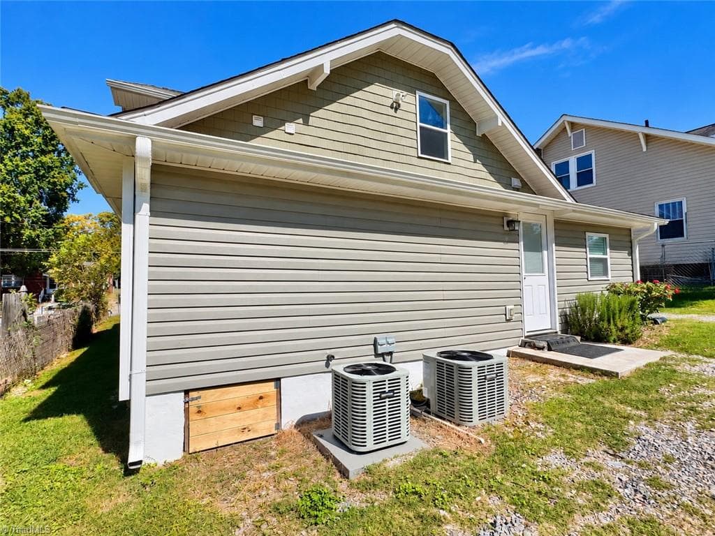 Stick/Site Built at 113 Briggs Place, High Point NC 27262, High Point, photo 51 of 56