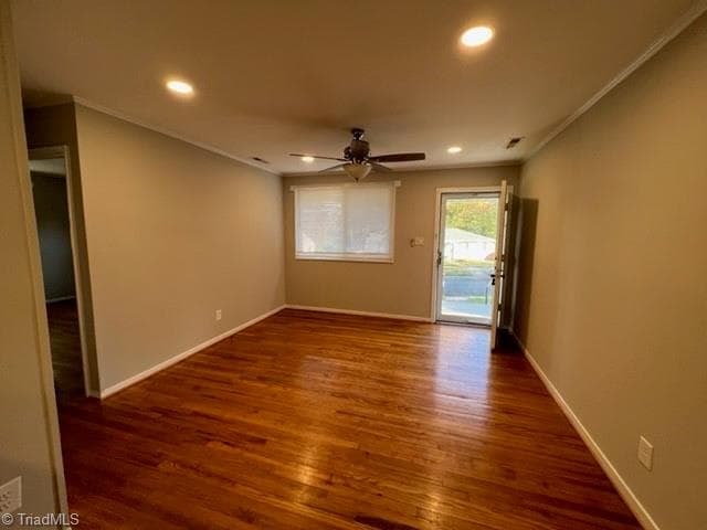 Condo/Townhouse at 1803 Villa Drive, Greensboro NC 27403, photo 2 of 16