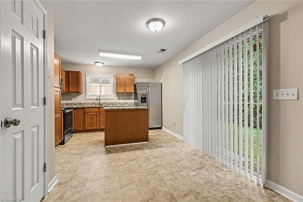 Stick/Site Built at 280 Northoaks Drive, Winston-Salem NC 27105, Winston-Salem, photo 11 of 36