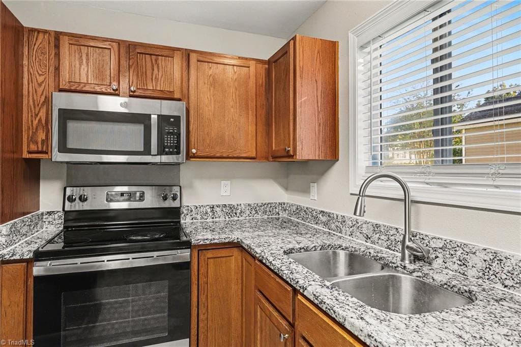 Stick/Site Built at 280 Northoaks Drive, Winston-Salem NC 27105, Winston-Salem, photo 15 of 36