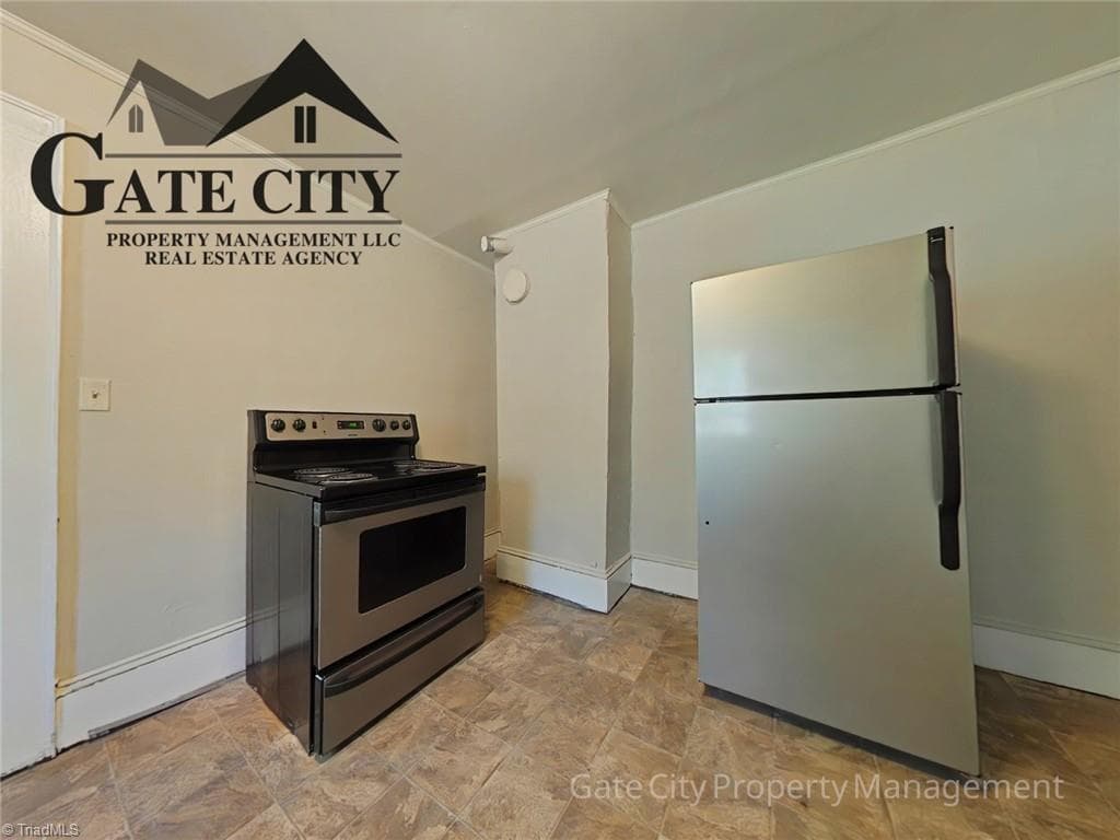 Duplex at 222 Dunleith Avenue, Winston-Salem NC 27101, Winston-Salem, photo 3 of 26