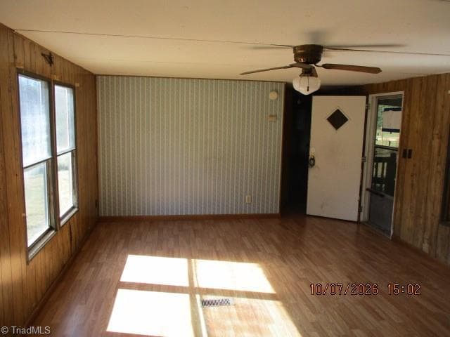Manufactured Home at 4750 Ben Lane, Walkertown NC 27051, photo 8 of 12