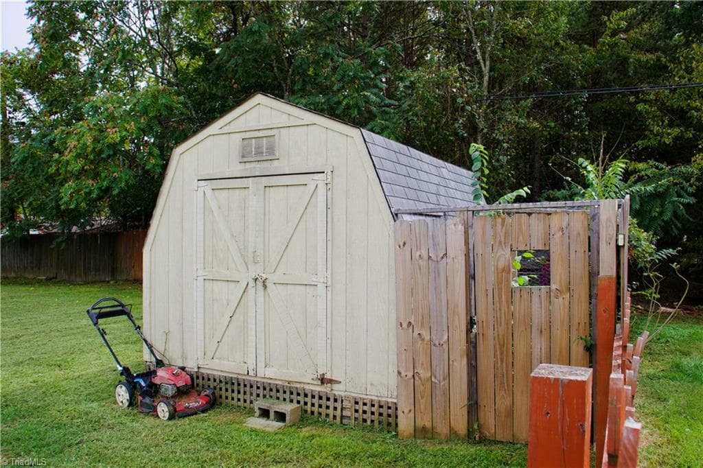 Stick/Site Built at 2033 Scalesville Road, Summerfield NC 27358, Summerfield, photo 9 of 10