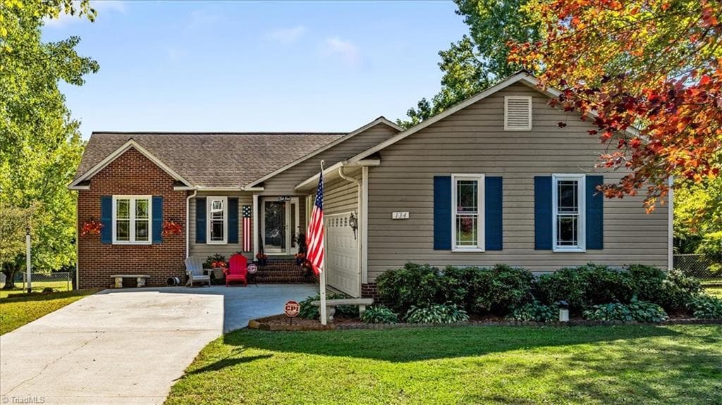 134 Quail Hollow Road, Advance NC 27996
