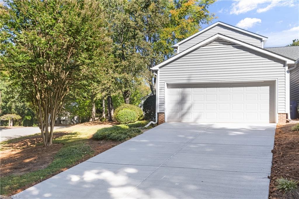 Stick/Site Built at 125 Pebble Ridge Lane, Winston-Salem NC 27104, Winston-Salem, photo 39 of 40