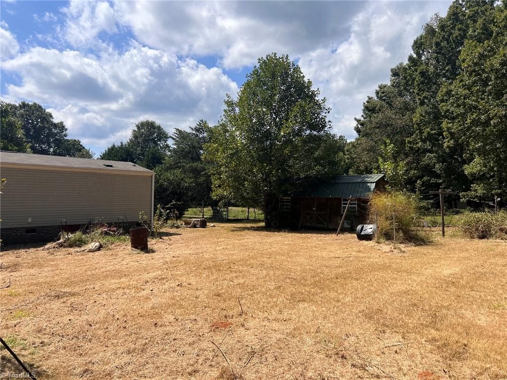 Manufactured Home at 230 Squirrel Run, Salisbury NC 28146, photo 14 of 21